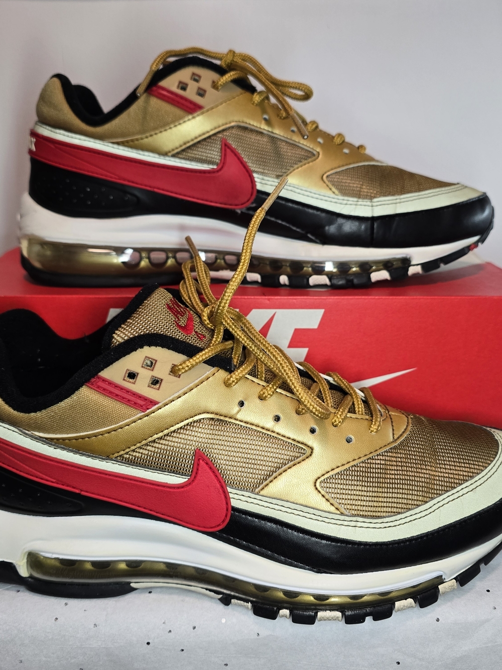 Nike Men's Gold/Red Air Max Lifestyle Sneakers - Picture 2 of 16